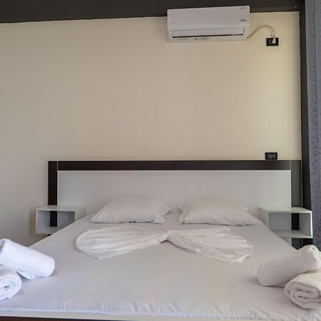 Denis Apartments Sarande Ngoại thất bức ảnh